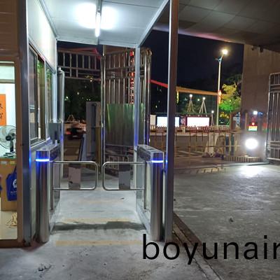 汕(shan)尾開(kai)放大(da)學人行(xing)通道安(an)裝(zhuang)門(men)禁通道(dao)擺(bai)閘(zha)