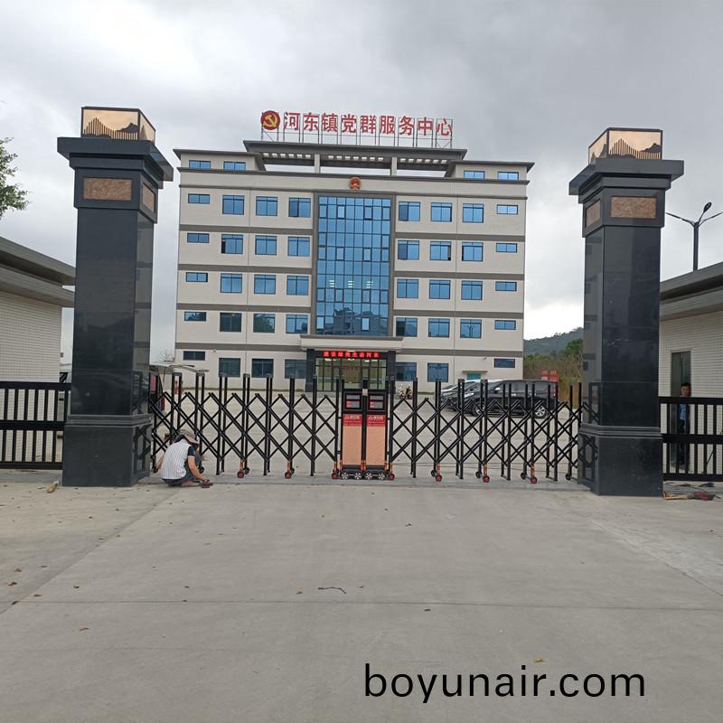 汕尾(wei)陸(lu)豐(feng)河東(dong)鎮政府(fu)平(ping)頭(tou)網蘤(hua)電(dian)動(dong)伸(shen)縮門安裝運行(xing)